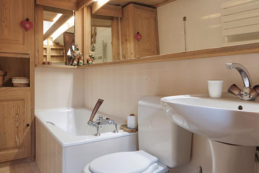 Duplex Chaleureux Au Coeur De Megeve 2 P Apartment Luaran gambar